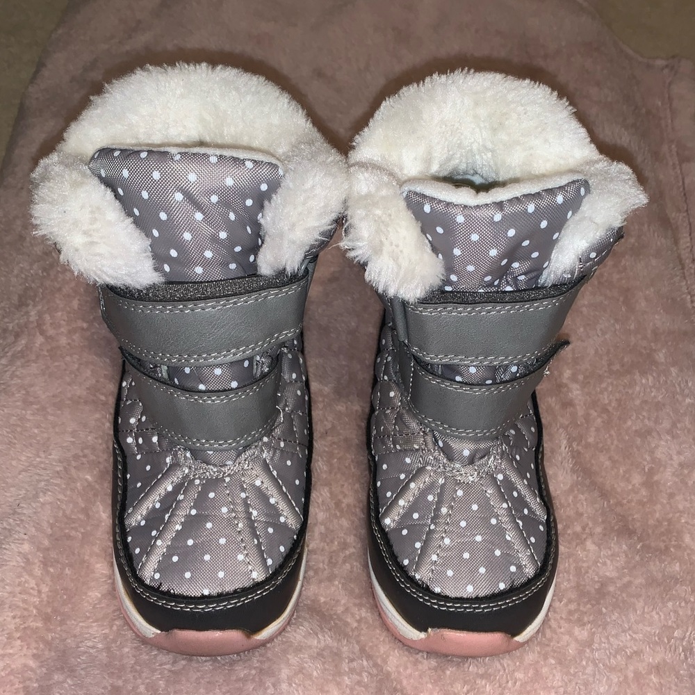 Girls Carter’s snow boots